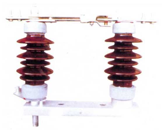 GW4-12\15kV雙銅排型戶外高壓隔離開關(guān)